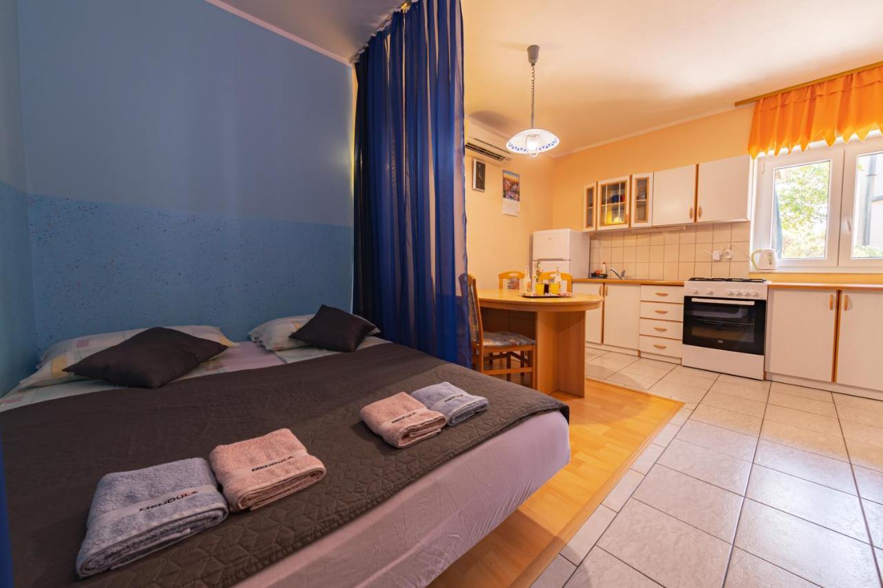 セニApartmens Mendulaアパートメント エクステリア 写真